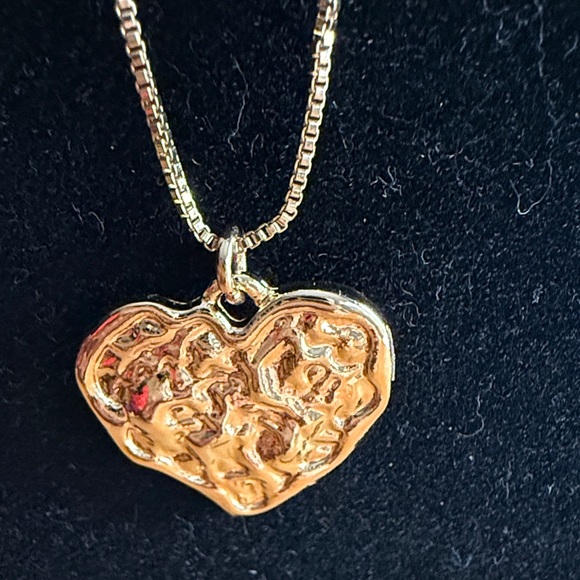 Elegant Gold Tone Layered with Heart Pendant Necklace - Picture 4 of 8